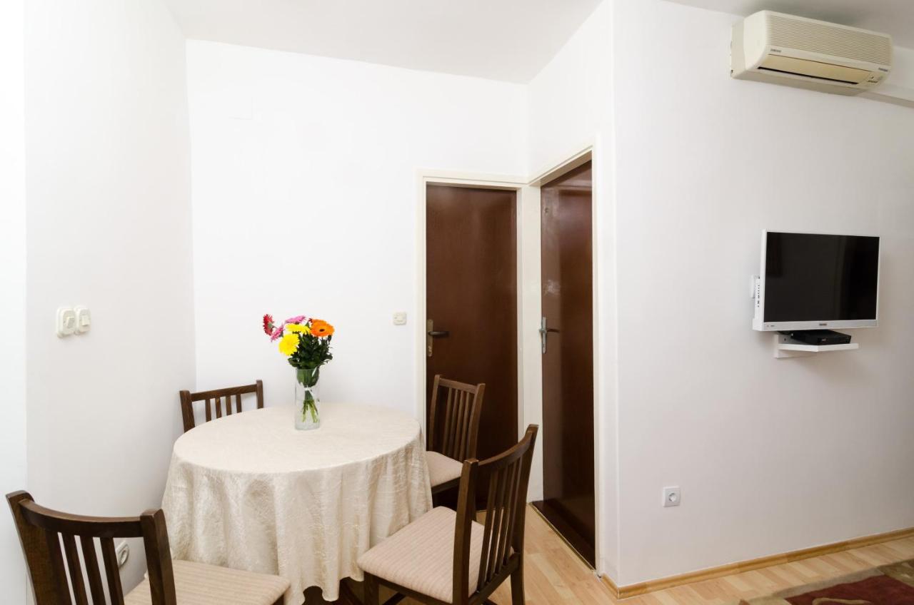 Apartament Amela *